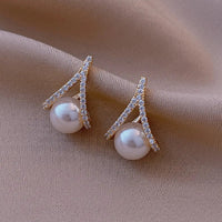 Small Pearl Round Earring