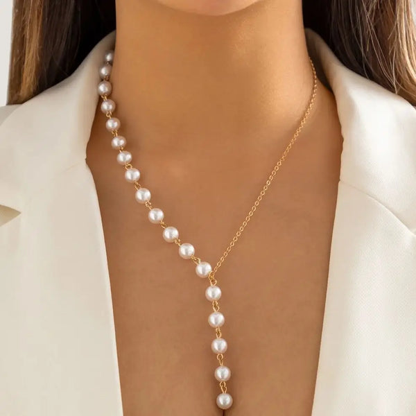 Pearl and chain necklace