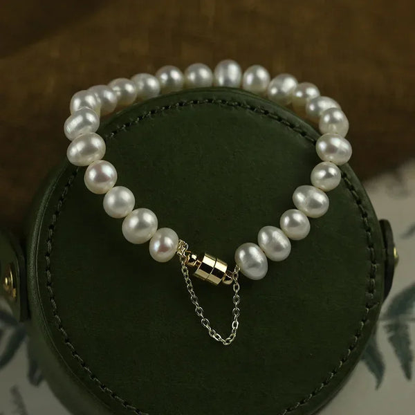 Small Pearl Bracelet